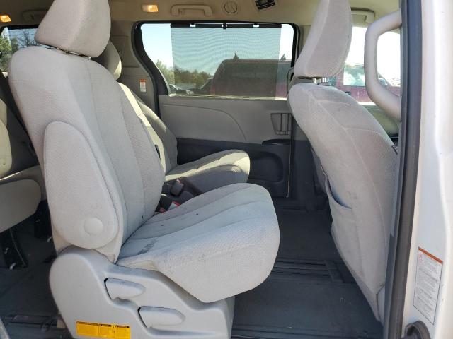 Photo 11 from auction – 2017 TOYOTA SIENNA LE with VIN 5TDKZ3DC7HS853105