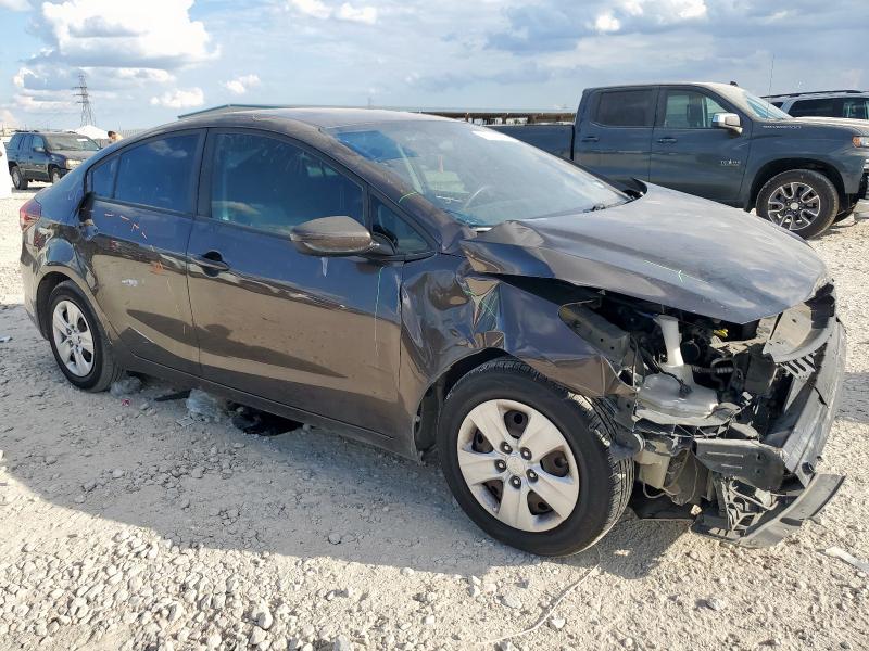 Zdjęcie 4 z aukcji – 2017 KIA FORTE LX z VIN 3KPFK4A74HE041791