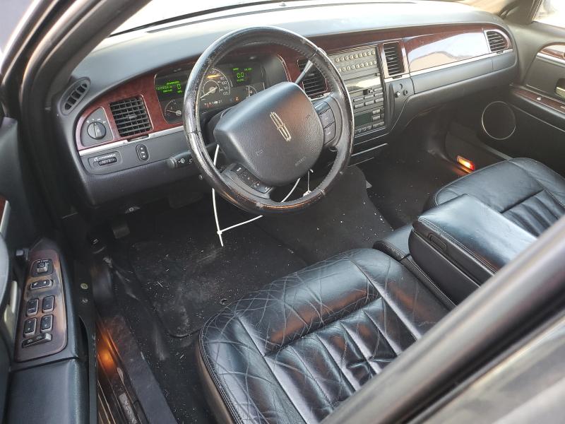 Photo 8 from auction – 2005 LINCOLN TOWN CAR E with VIN 1L1FM88W15Y605785