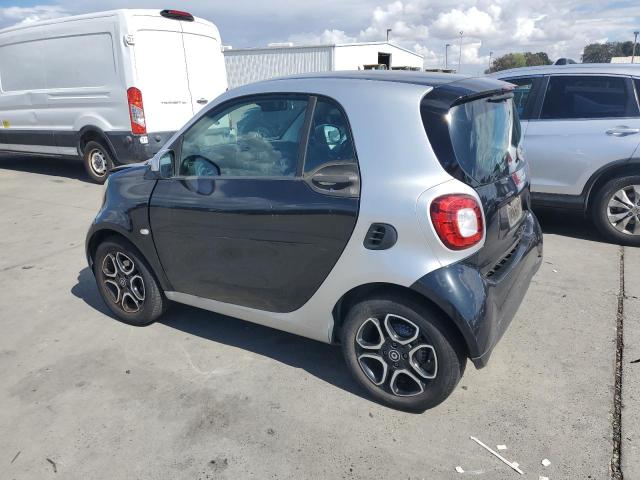Photo 2 from auction – 2016 SMART FORTWO with VIN WMEFJ5DA3GK073788