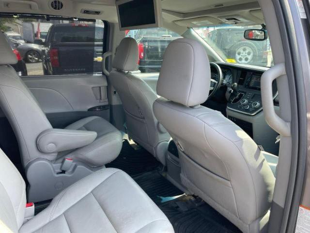 Photo 9 from auction – 2015 TOYOTA SIENNA XLE with VIN 5TDDK3DC4FS117555