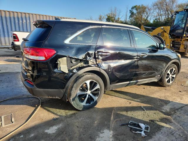 Photo 3 from auction – 2017 KIA SORENTO EX with VIN 5XYPHDA52HG301934