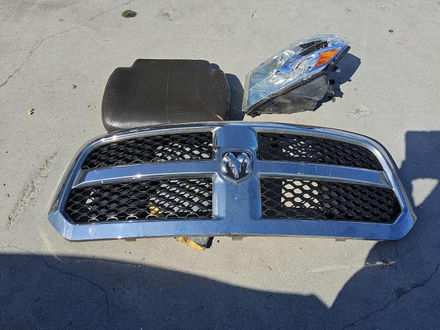 Photo 12 from auction – 2018 RAM 1500 ST with VIN 1C6RR6FG2JS232164