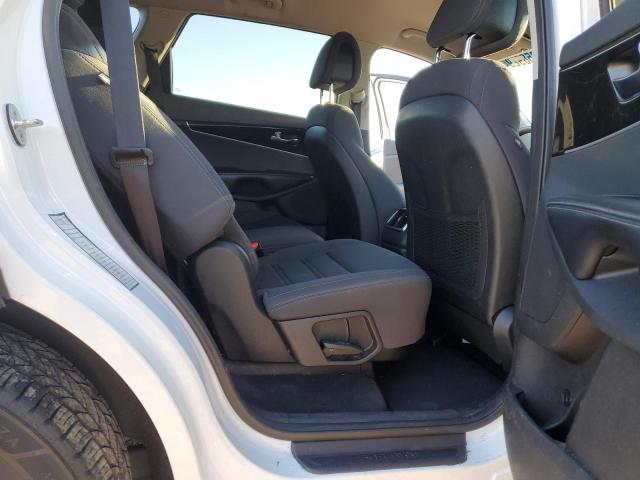 Photo 11 from auction – 2016 KIA SORENTO LX with VIN 5XYPGDA59GG179400