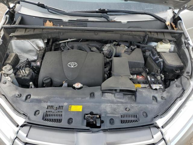 Photo 12 from auction – 2017 TOYOTA HIGHLANDER LE with VIN 5TDBZRFH3HS475246