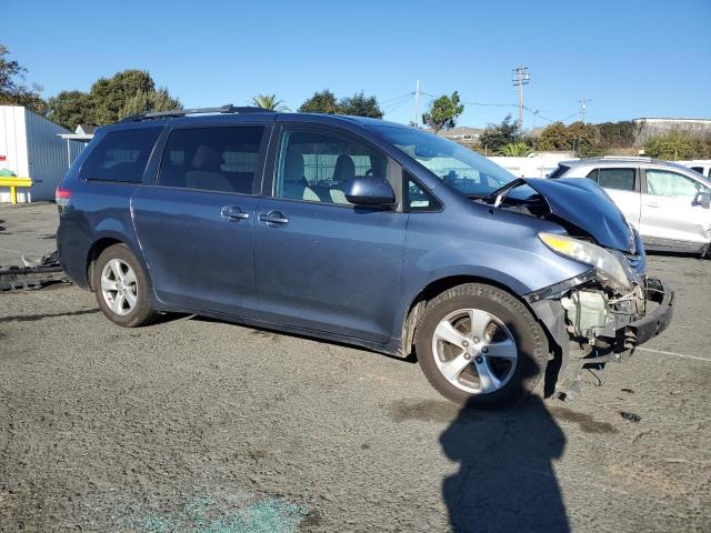 Photo 4 from auction – 2014 TOYOTA SIENNA LE with VIN 5TDKK3DC2ES497775