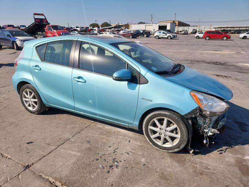 Photo 4 from auction – 2012 TOYOTA PRIUS C with VIN JTDKDTB30C1012041