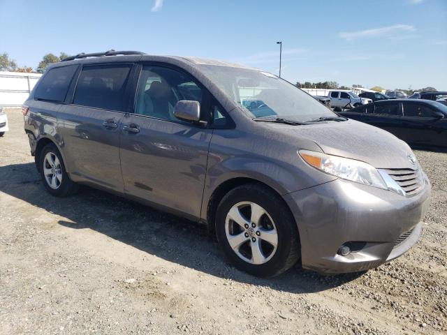 Photo 4 from auction – 2015 TOYOTA SIENNA LE with VIN 5TDKK3DC4FS535301