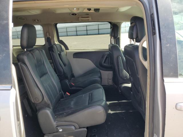 Photo 11 from auction – 2015 CHRYSLER TOWN & COU with VIN 2C4RC1BG5FR561212
