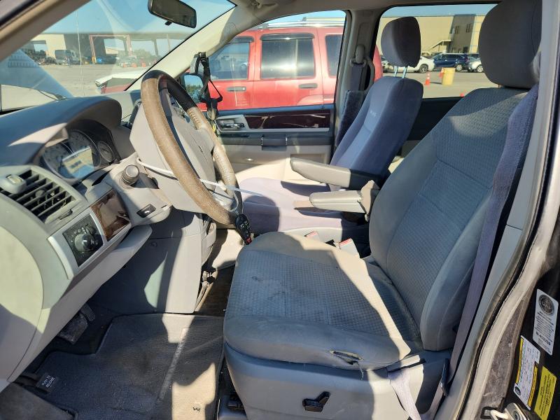 Photo 7 from auction – 2010 CHRYSLER TOWN & COU with VIN 2A4RR5D10AR271395