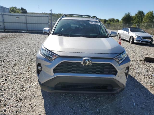 Photo 5 from auction – 2019 TOYOTA RAV4 XLE with VIN JTMW1RFV3KD017255