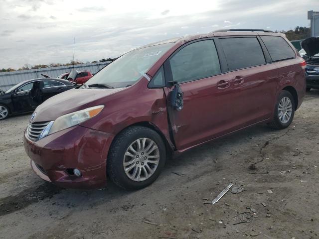 Photo 1 from auction – 2012 TOYOTA SIENNA XLE with VIN 5TDYK3DC6CS277322