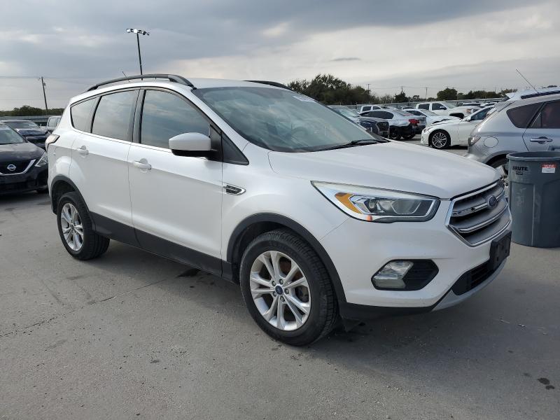 Photo 4 from auction – 2017 FORD ESCAPE SE with VIN 1FMCU0GD9HUC47642