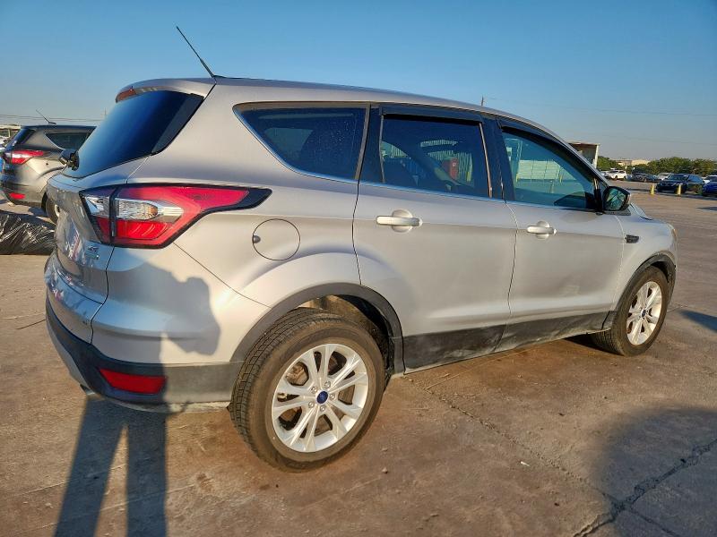 Photo 3 from auction – 2017 FORD ESCAPE SE with VIN 1FMCU0GD2HUB95173
