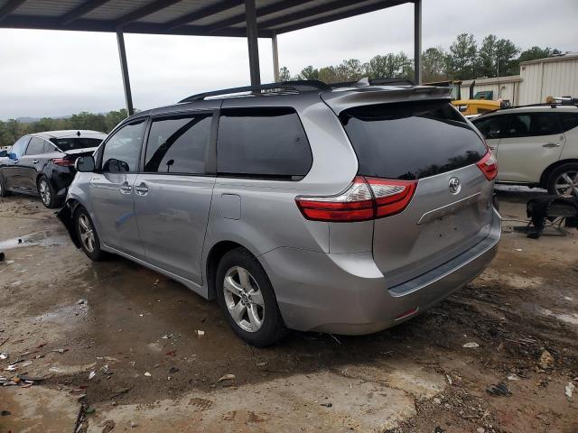Photo 2 from auction – 2018 TOYOTA SIENNA LE with VIN 5TDKZ3DC1JS941783