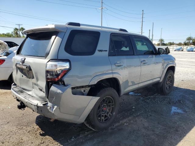Photo 3 from auction – 2017 TOYOTA 4RUNNER SR with VIN JTEBU5JR2H5456034