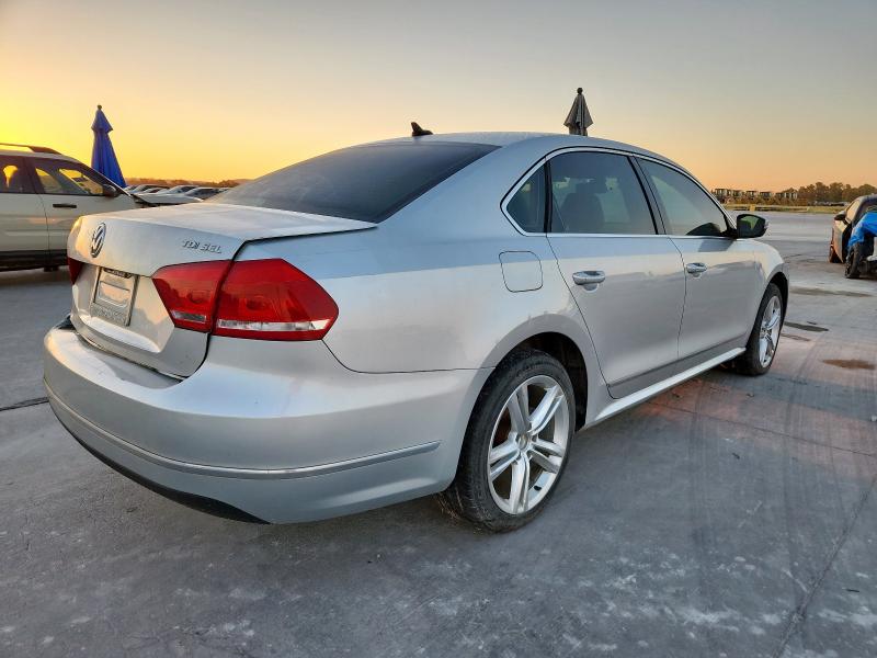 Photo 3 from auction – 2013 VOLKSWAGEN PASSAT SEL with VIN 1VWCN7A37DC032302