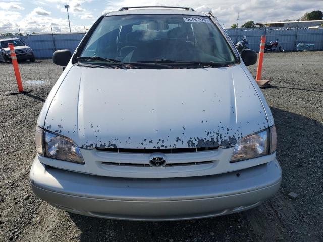 Photo 5 from auction – 2000 TOYOTA SIENNA LE with VIN 4T3ZF13C9YU289128