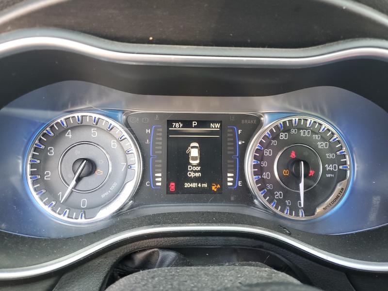 Photo 9 from auction – 2015 CHRYSLER 200 LIMITE with VIN 1C3CCCAB8FN755421