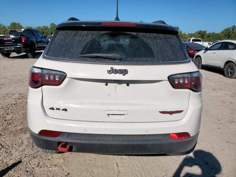 Photo 6 from auction – 2018 JEEP COMPASS TR with VIN 3C4NJDDB1JT482617