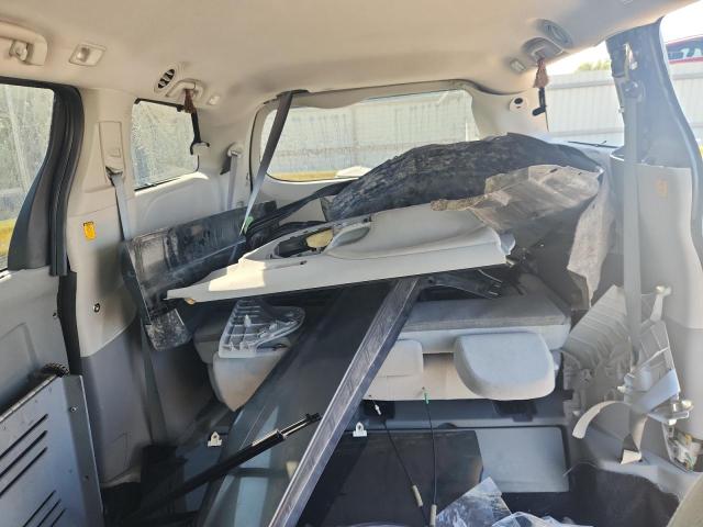 Photo 10 from auction – 2013 TOYOTA SIENNA with VIN 5TDKK3DC2DS385900