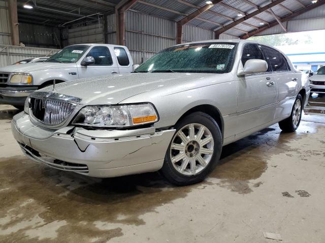 LINCOLN TOWN CAR 2008 with VIN 2LNHM82V78X636194 - Photo from auction