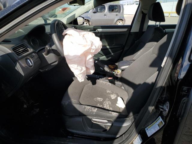 Photo 7 from auction – 2013 VOLKSWAGEN PASSAT S with VIN 1VWAP7A32DC101477