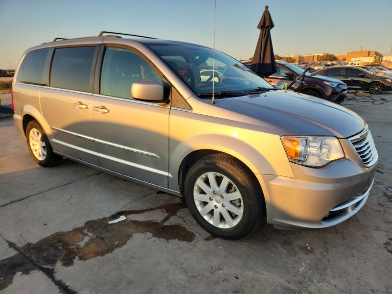 Photo 4 from auction – 2016 CHRYSLER TOWN & COU with VIN 2C4RC1BG3GR299207
