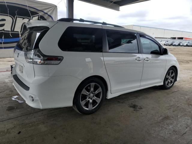 Photo 3 from auction – 2017 TOYOTA SIENNA SE with VIN 5TDXZ3DC4HS854623