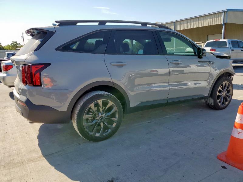Photo 3 from auction – 2023 KIA SORENTO EX with VIN 5XYRHDLF0PG169642