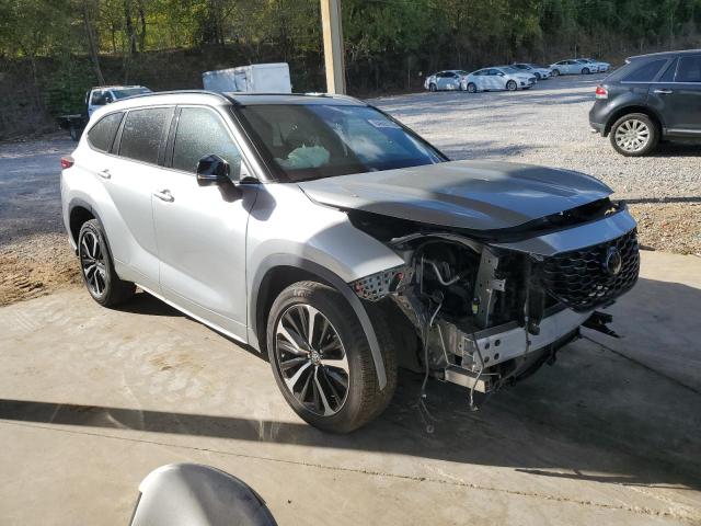 Photo 4 from auction – 2022 TOYOTA HIGHLANDER with VIN 5TDLZRAH0NS104228