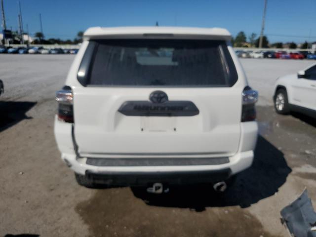 Photo 6 from auction – 2018 TOYOTA 4RUNNER SR with VIN JTEBU5JR8J5601650
