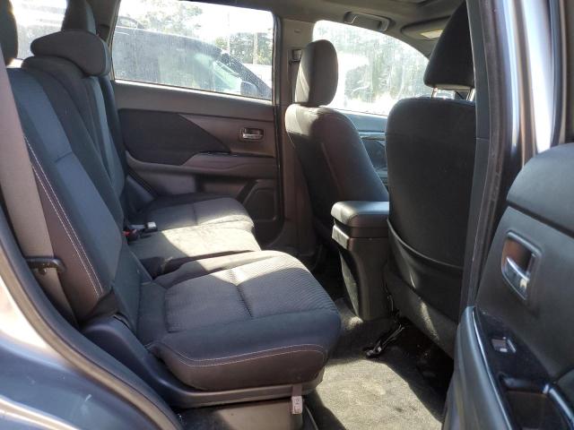 Photo 10 from auction – 2018 MITSUBISHI OUTLANDER with VIN JA4AZ3A38JZ062774