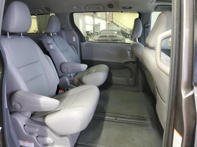 Photo 11 from auction – 2015 TOYOTA SIENNA XLE with VIN 5TDYK3DCXFS532736