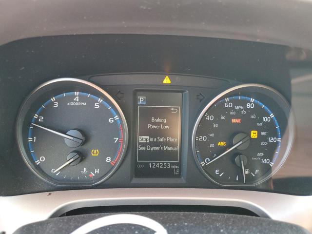 Photo 9 from auction – 2018 TOYOTA RAV4 LE with VIN JTMZFREV2JJ156910