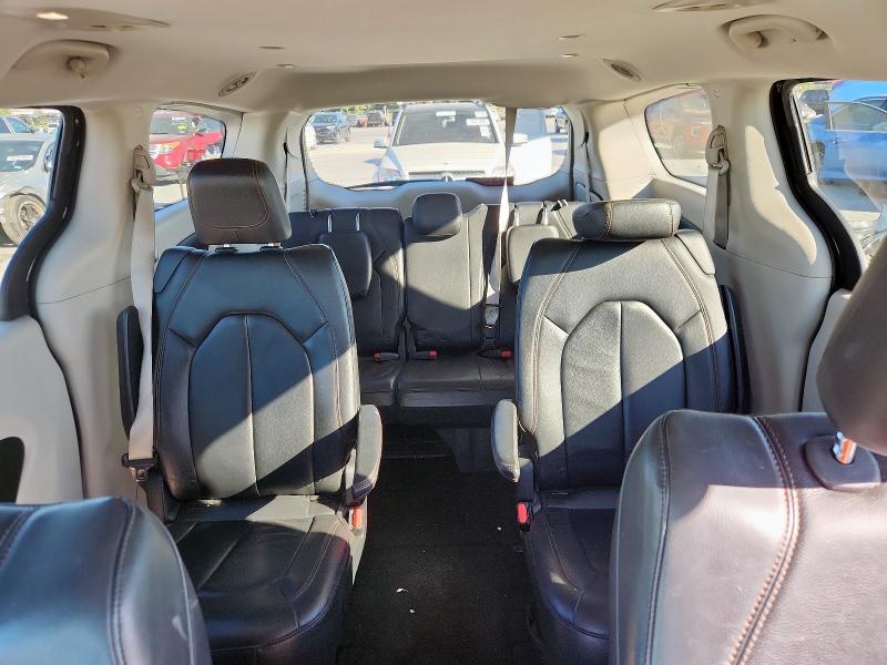 Photo 10 from auction – 2017 CHRYSLER PACIFICA with VIN 2C4RC1BG1HR538335