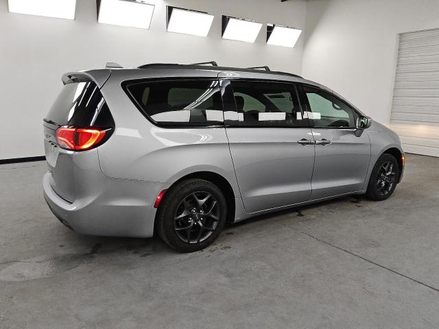 Photo 3 from auction – 2018 CHRYSLER PACIFICA T with VIN 2C4RC1EG9JR332696