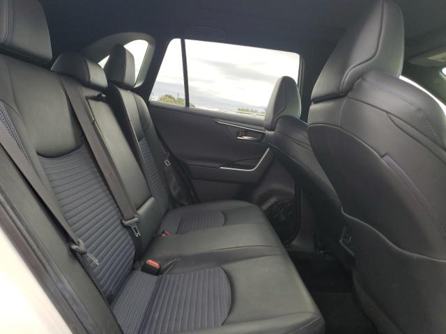 Photo 11 from auction – 2019 TOYOTA RAV4 XSE with VIN JTMEWRFV7KD512068