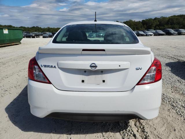 صورة رقم 6 من المزاد - 2017 NISSAN VERSA S مع VIN 3N1CN7AP1HL858288