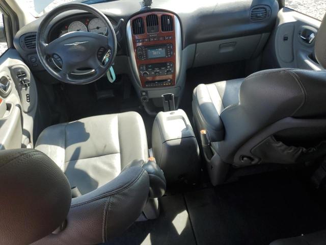 Photo 8 from auction – 2005 CHRYSLER TOWN & COU with VIN 2C8GP64L05R267300