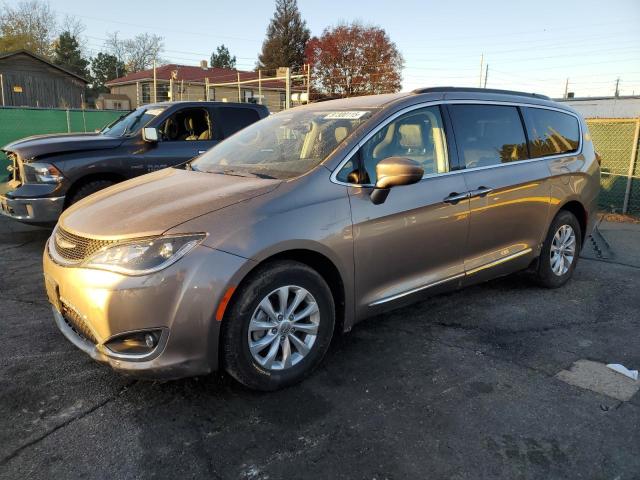 CHRYSLER PACIFICA T 2017 with VIN 2C4RC1BG9HR822957 - Photo from auction