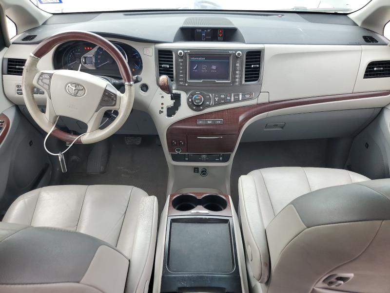 Photo 8 from auction – 2011 TOYOTA SIENNA XLE with VIN 5TDYK3DCXBS019478