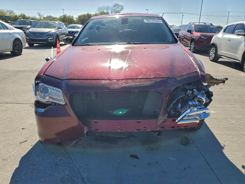 Photo 5 from auction – 2019 CHRYSLER 300 LIMITE with VIN 2C3CCAEG2KH634252