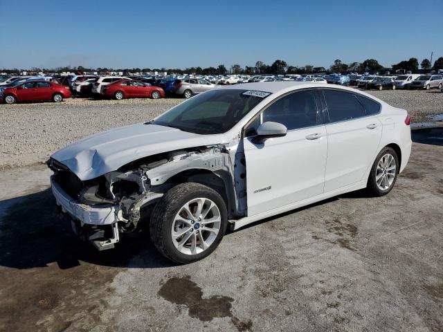 FORD FUSION SE 2019 with VIN 3FA6P0LU0KR220977 - Photo from auction