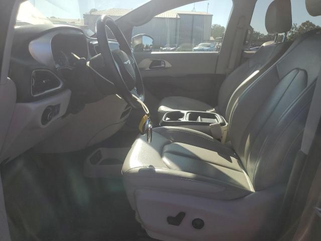 Фото 7 с аукциона – 2018 CHRYSLER PACIFICA H с VIN 2C4RC1L74JR164419