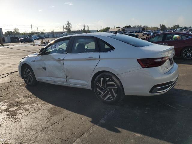 Photo 2 from auction – 2024 VOLKSWAGEN JETTA with VIN 3VWGM7BU3RM049020