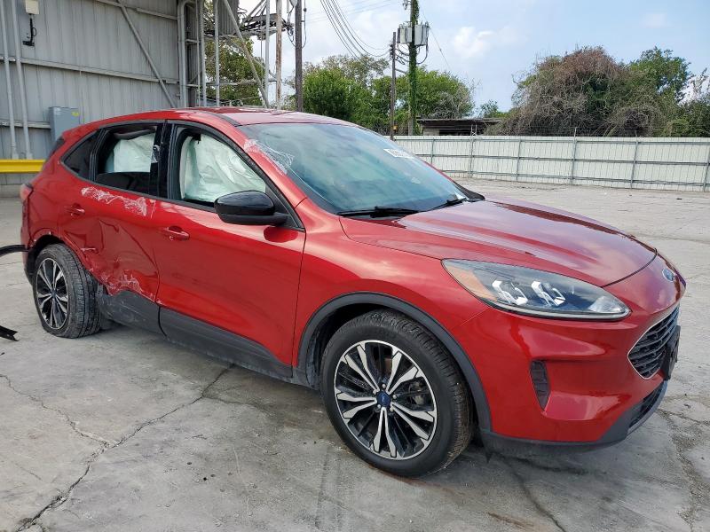 Photo 4 from auction – 2021 FORD ESCAPE SE with VIN 1FMCU0BZ7MUB03004