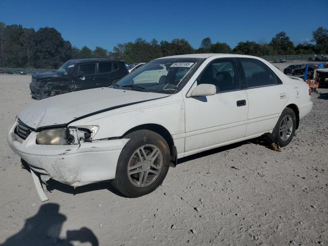 TOYOTA CAMRY CE 2000 with VIN 4T1BG22K3YU963859 - Photo from auction