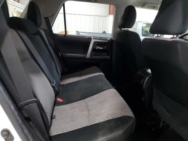 Photo 11 from auction – 2018 TOYOTA 4RUNNER SR with VIN JTEBU5JR8J5517005