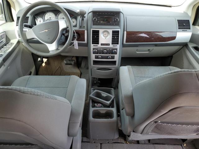 Photo 8 from auction – 2010 CHRYSLER TOWN & COU with VIN 2A4RR5D19AR387629